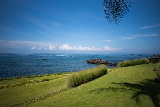 Tirtha Bayu Villa II   Ocean view from lawn